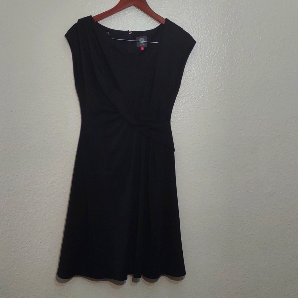 SLIGHTLY USED VINCE CAMUTO BLACK DRESS SIZE 8 38 INCH LONG